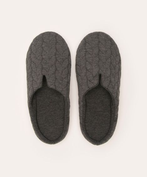 pantufa matelassado com recorte chumbo