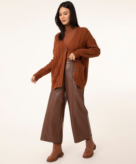 calça pantalona cropped de pu marrom