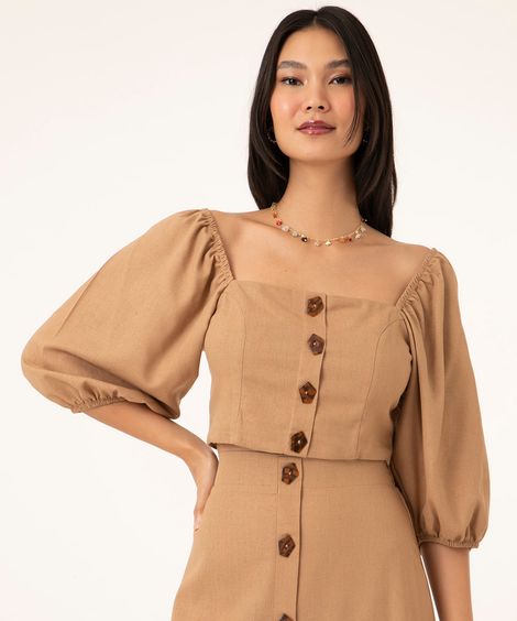 blusa cropped manga bufante com botões bege claro