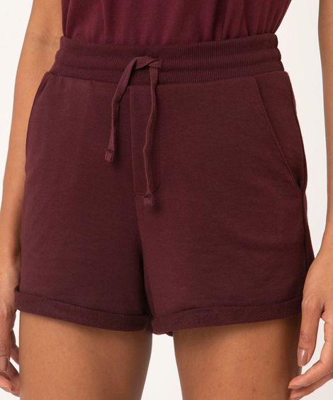 short básico com bolsos vinho