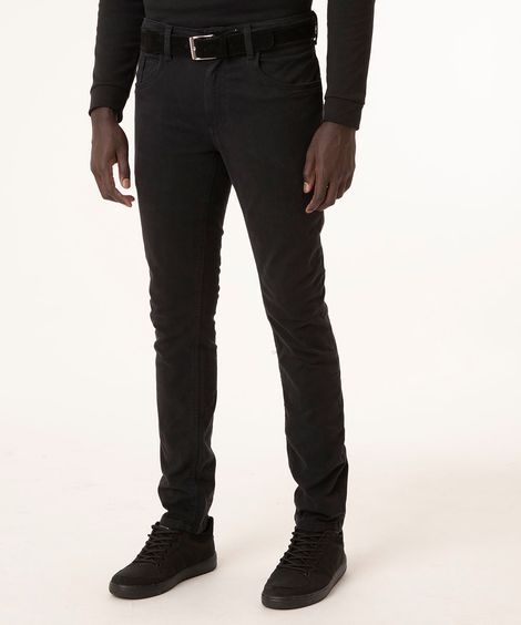 calça slim de sarja com cinto preto