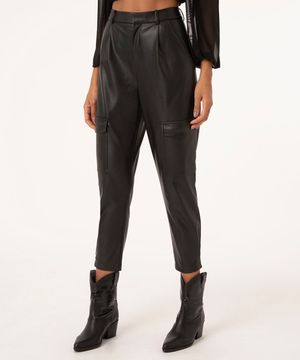 calça de pu slouchy cargo preta