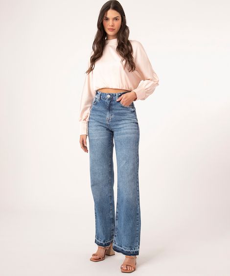 calça wide leg jeans slim barra desfiada azul médio