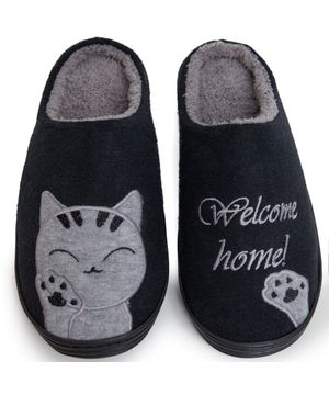 Pantufa Welcome Home Cotton Day Plush com Malha Polar Preta