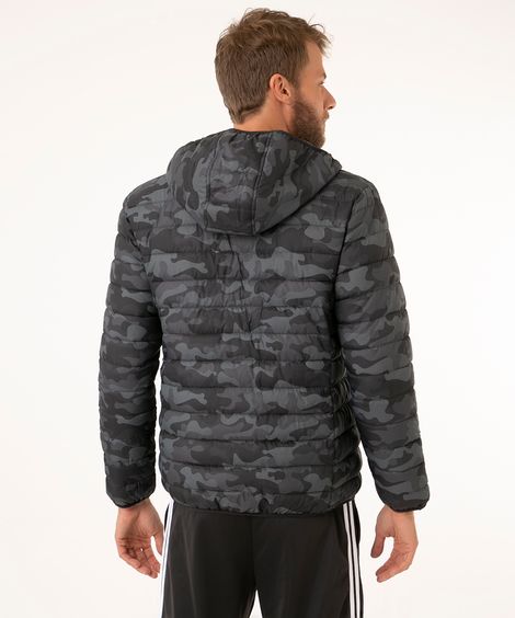 jaqueta puffer com capuz camuflada esportiva preto