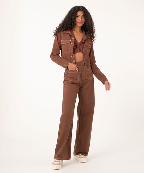 calça wide leg de sarja cintura super alta com bolsos marrom