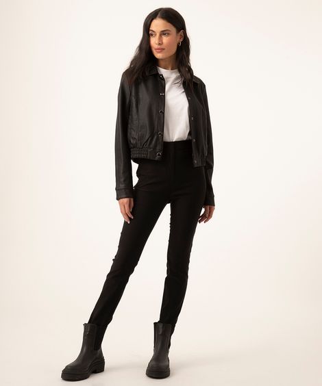 calça skinny com bolsos preta