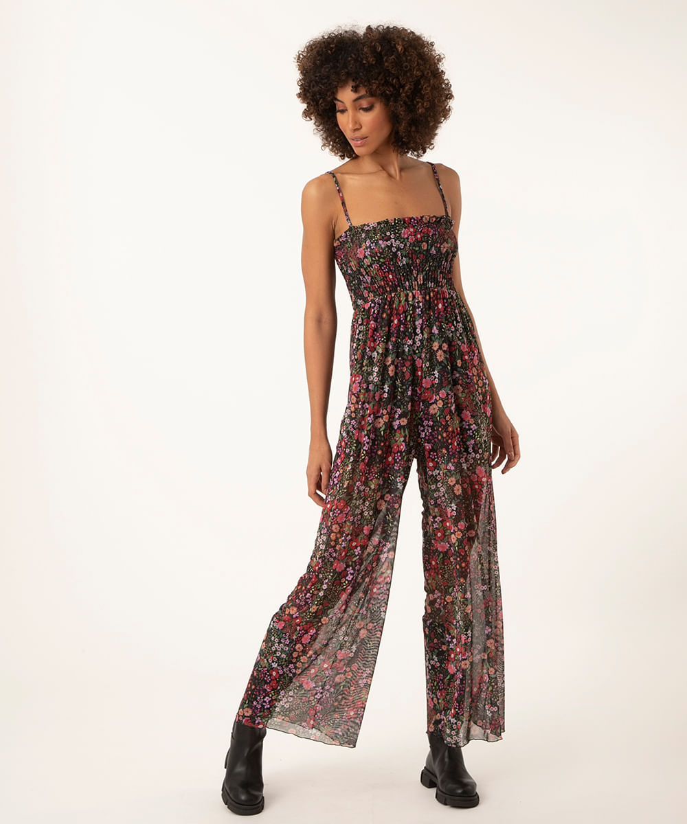 Macacão floral preto, da C&A