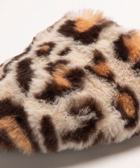 pantufa aberta de pelúcia animal print  marrom