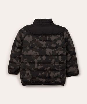 jaqueta puffer camuflada infantil com recorte cinza