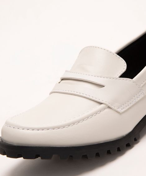 mocassim juvenil bico fino off white