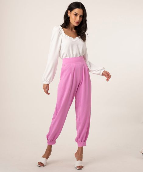 calça slouchy de viscose barra com botão rosa