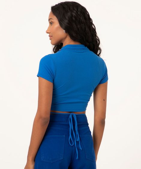 blusa polo cropped manga curta canelada com amarração azul