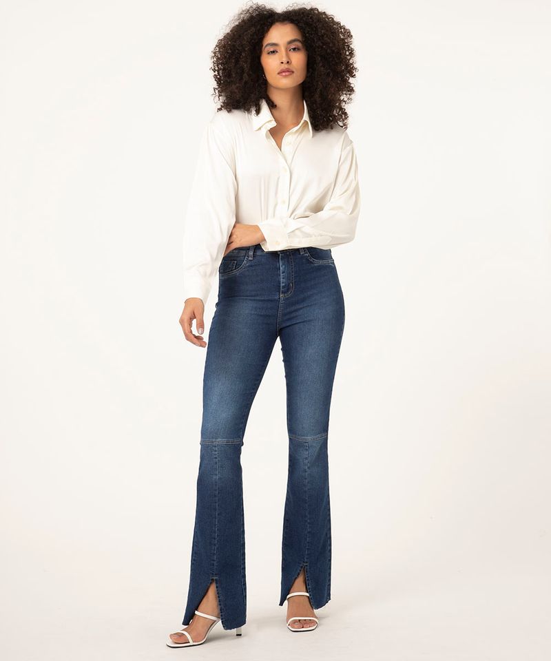 Calça flare com hot sale fenda na frente