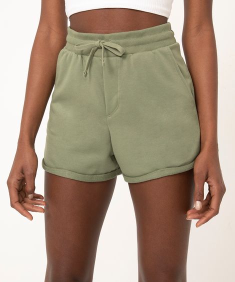 short básico com bolsos  verde musgo