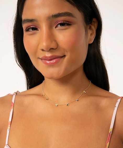 colar com medalhas dourado