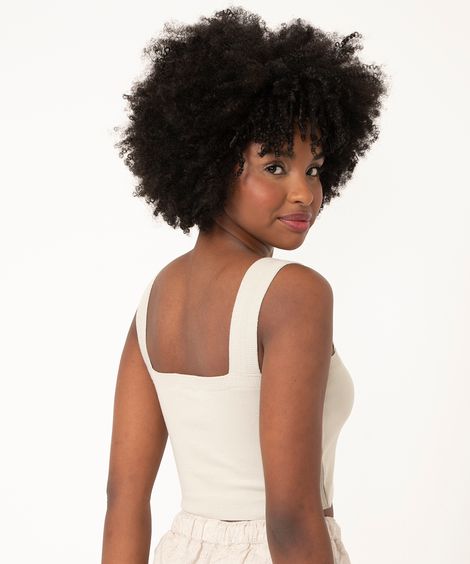 blusa de tricô cropped decote reto bege claro