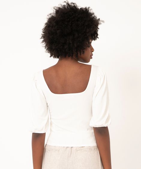 blusa canelada manga bufante off white