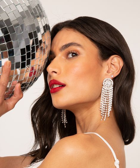brincos de strass com franjas prateado