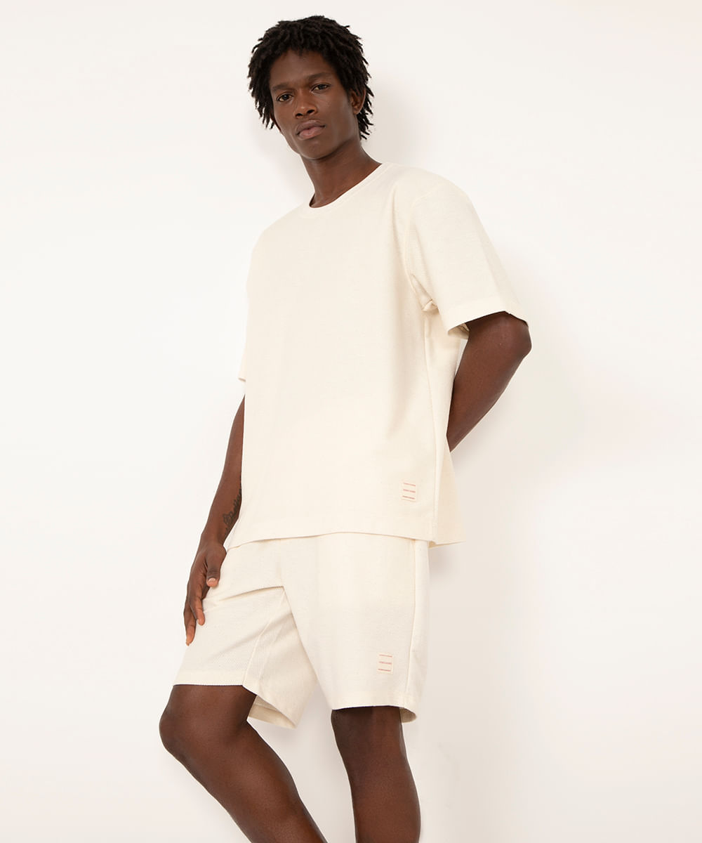 camiseta oversized texturizada com linho off white - C&A