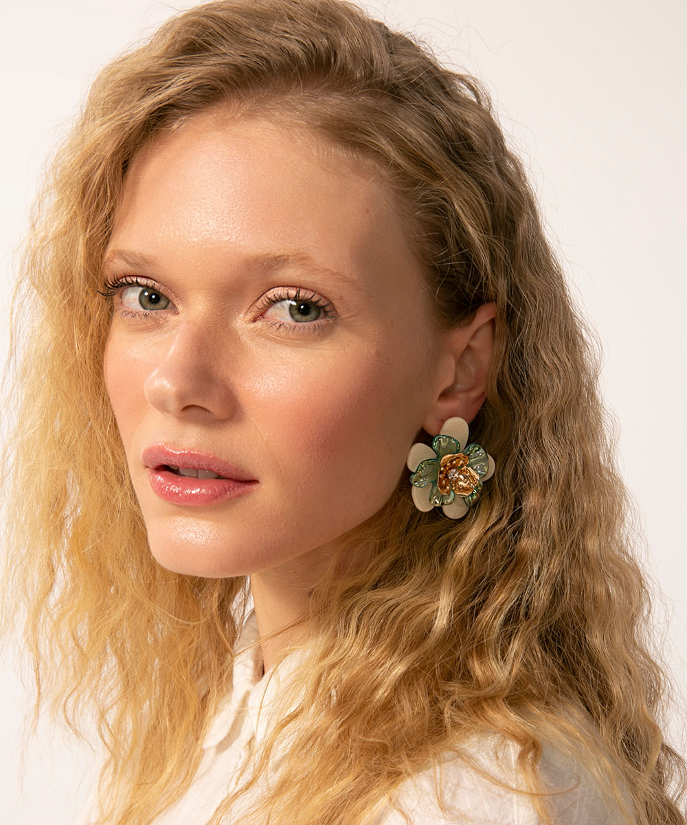 Brinco floral azulzinho, da C&A