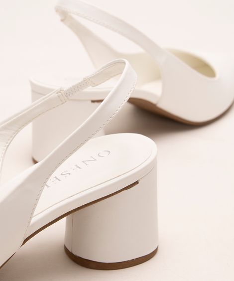 scarpin salto baixo grosso bico fino oneself branco