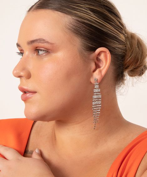 brinco alongado de strass prateado