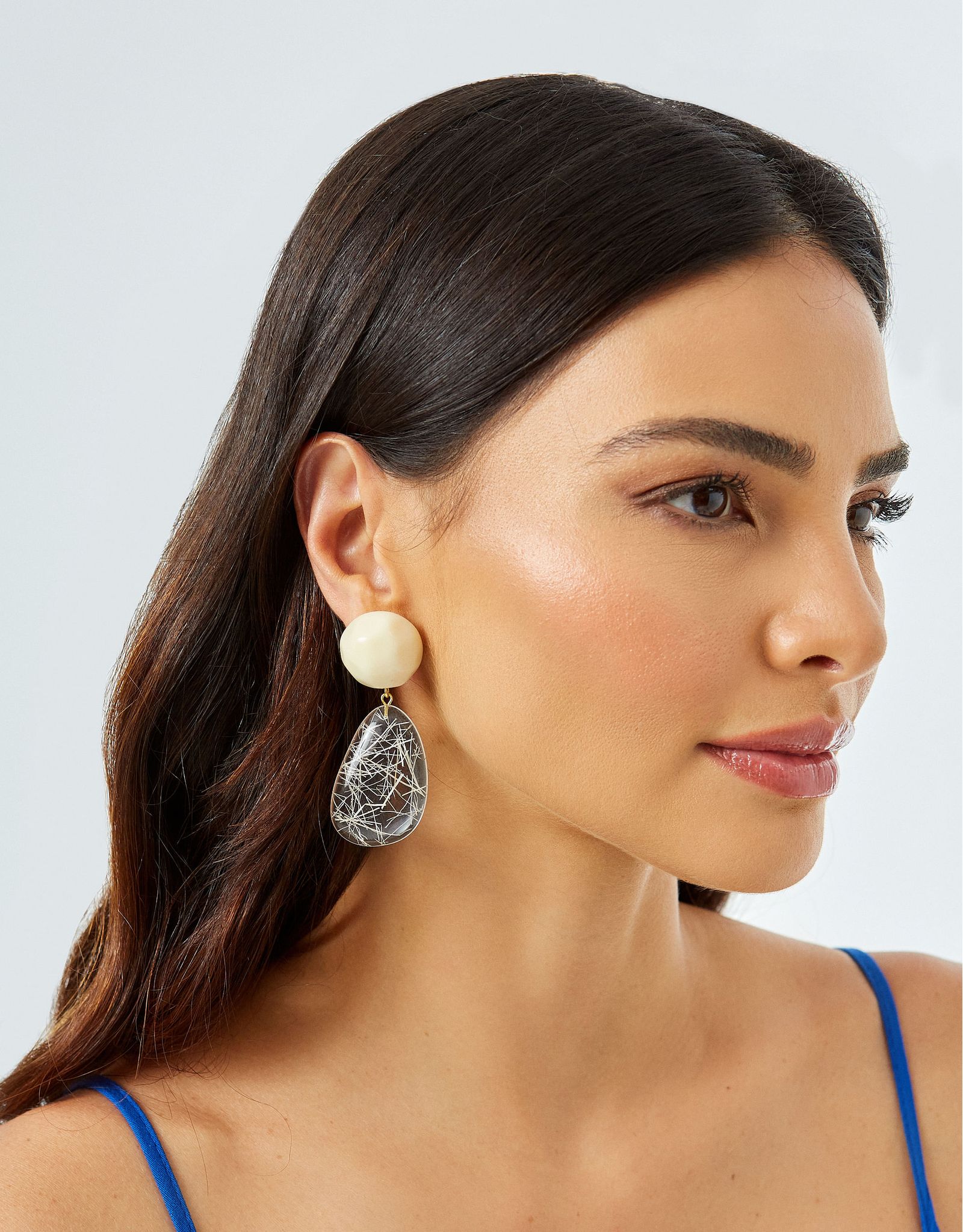 Brinco geométrico rajado, da Zinzane