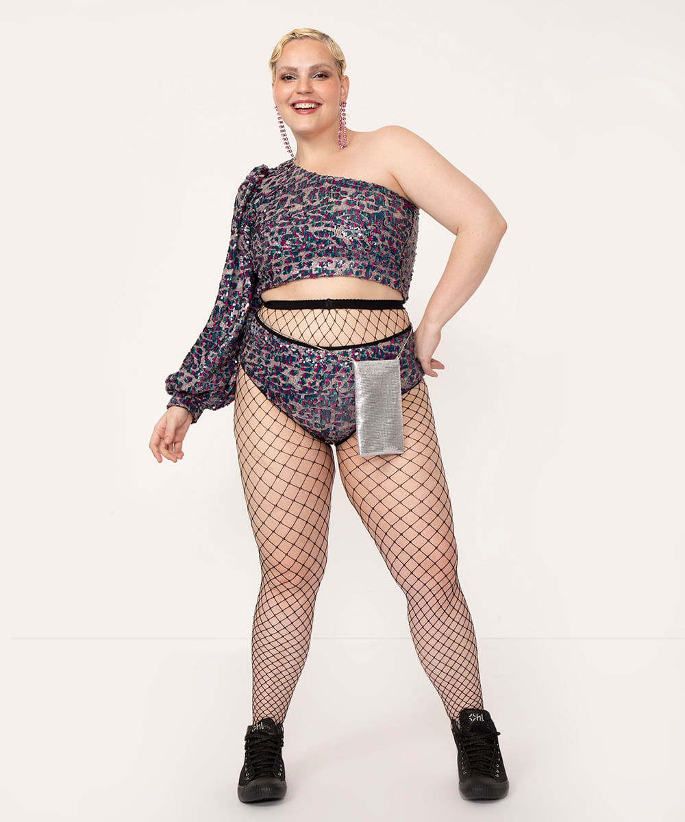 <em>Hot pants</em> com paetê holograma, da C&A