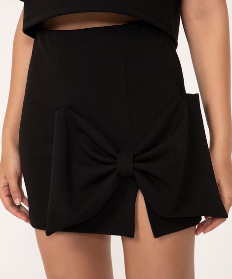 minissaia com fenda e laço preto
