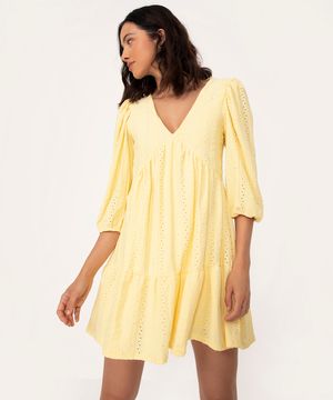vestido curto de laise manga bufante amarelo médio