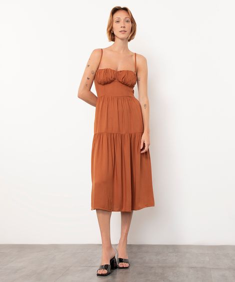vestido midi de viscose drapeado com bolso mindset marrom escuro