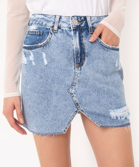 minissaia jeans cintura super alta com desfiados azul claro