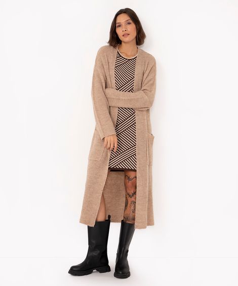 cardigan alongado de tricô com bolsos bege