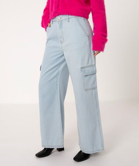 calça jeans wide leg cargo cintura super alta azul claro