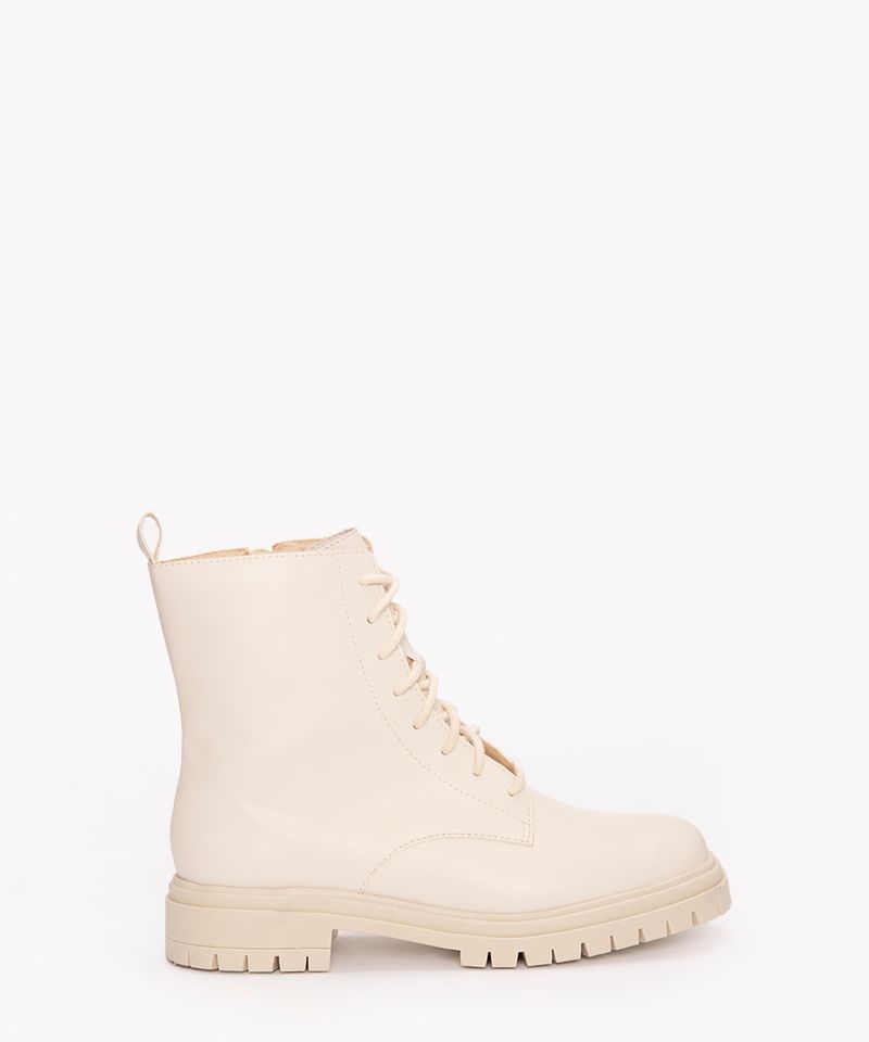 bota coturno com solado tratorado na cor off white