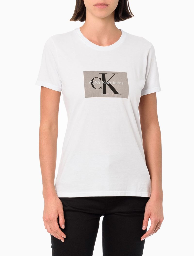 Camiseta Calvin Klein Feminina CK relevo