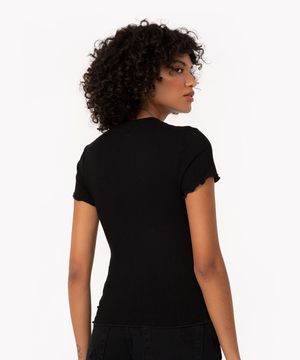 blusa de malha canelada manga curta fru fru preta