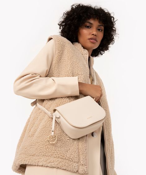 bolsa crossbody com aba off white