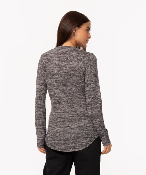 suéter básico de tricô decote redondo azul pastel - preto mescla