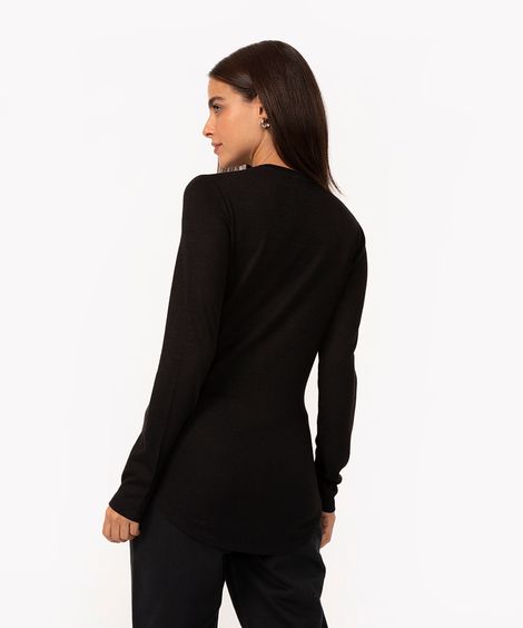 suéter básico de tricô decote redondo azul pastel - preto