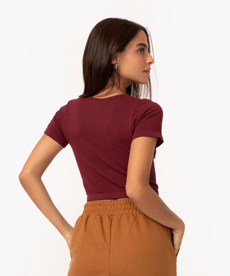 blusa canelada cropped manga curta vinho
