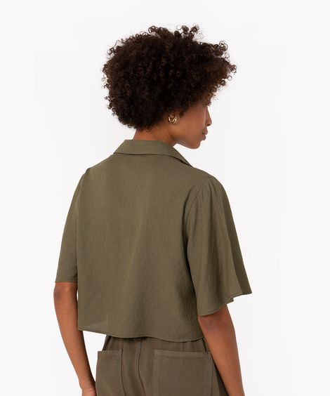camisa cropped de viscose manga curta ampla verde escuro