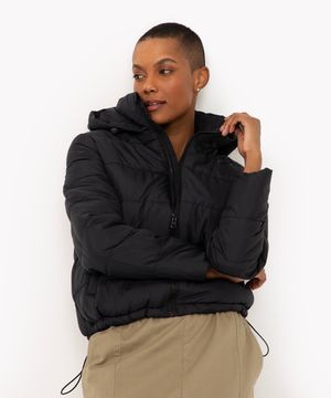 jaqueta puffer básica com capuz preto