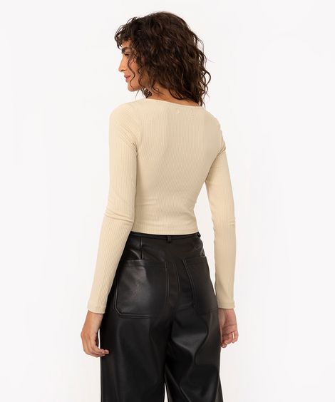 blusa cropped canelada manga longa decote reto bege claro