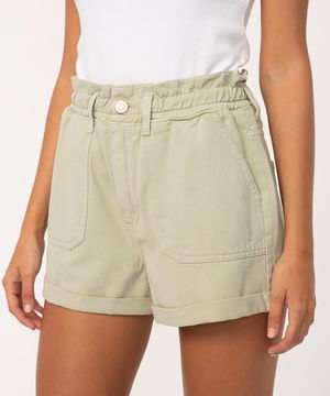 short de sarja clochard cintura super alta com bolsos verde claro