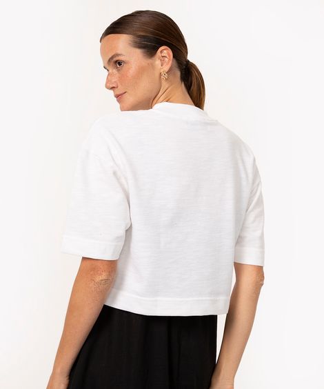camiseta flamê cropped gola alta off white
