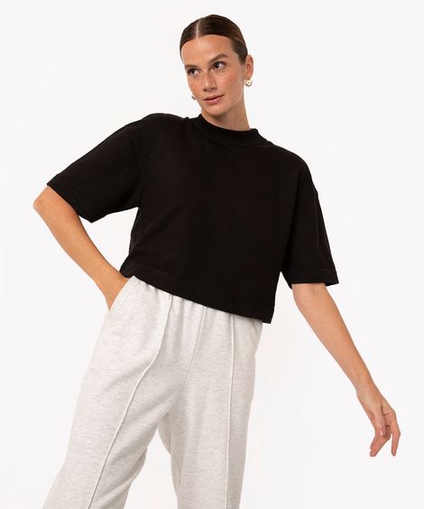 camiseta flamê cropped gola alta preto