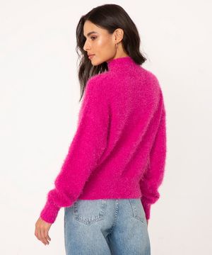 suéter de tricô pelinho gola alta pink