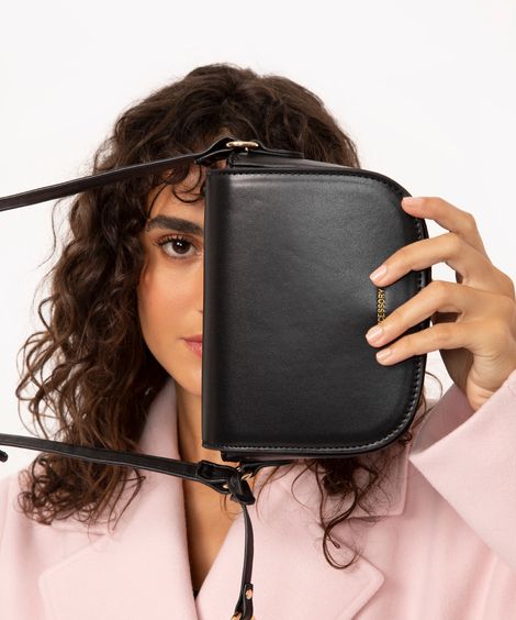 bolsa crossbody com aba preto